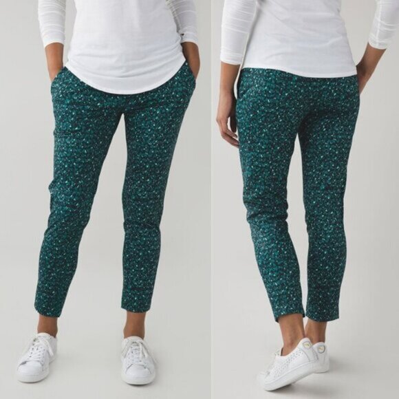 lululemon athletica Pants - Lululemon Jet Crop Slim In Mountain Peaks Black Forage Teal Size 2